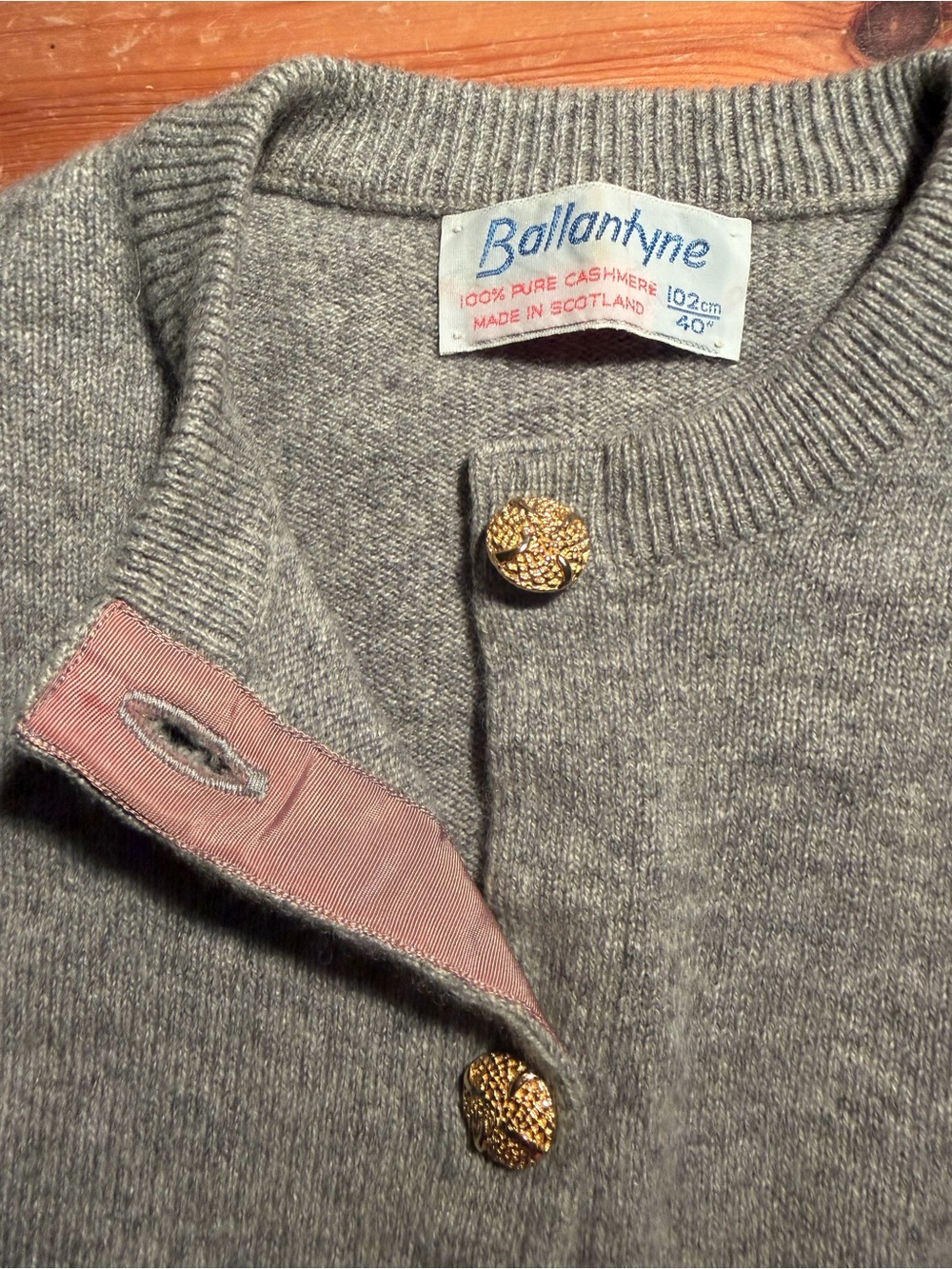 VTG‎ 60’s Ballantyne Scotland Cashmere Cardigan S Accent Button Classic Timeless - Picture 8 of 8